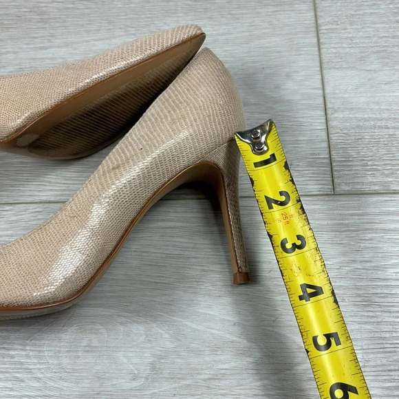 Marc Fisher Pointed Heels size 7 1/2 - Picture 6 of 11